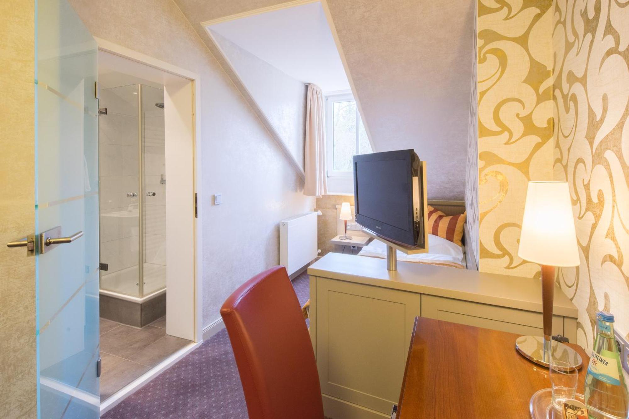 Parkhotel Gueldene Berge Weißenfels Szoba fotó