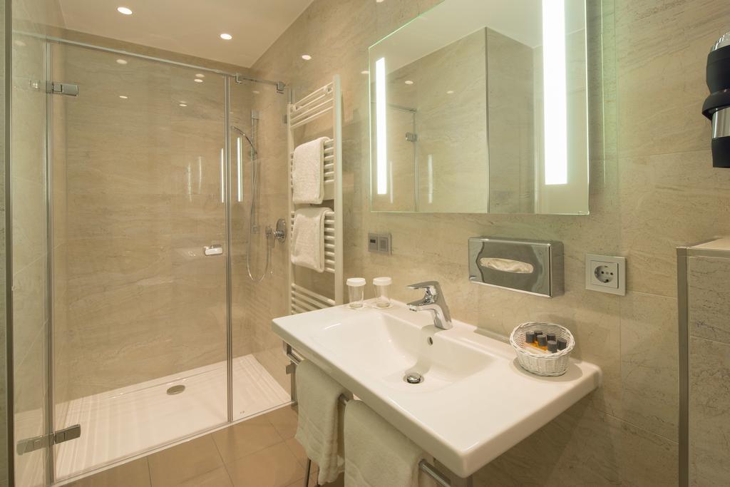 Parkhotel Gueldene Berge Weißenfels Szoba fotó